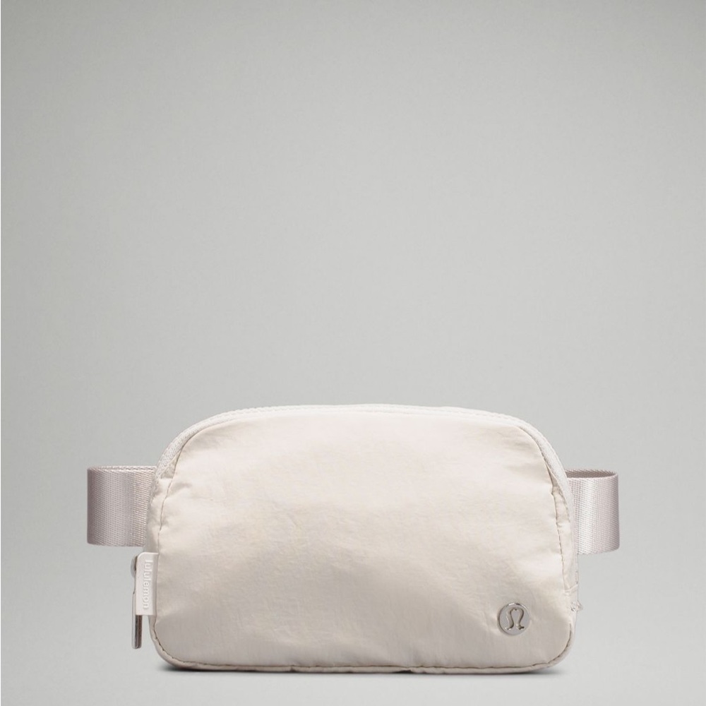 Lululemon Everywhere Belt Bag White Opal NWT